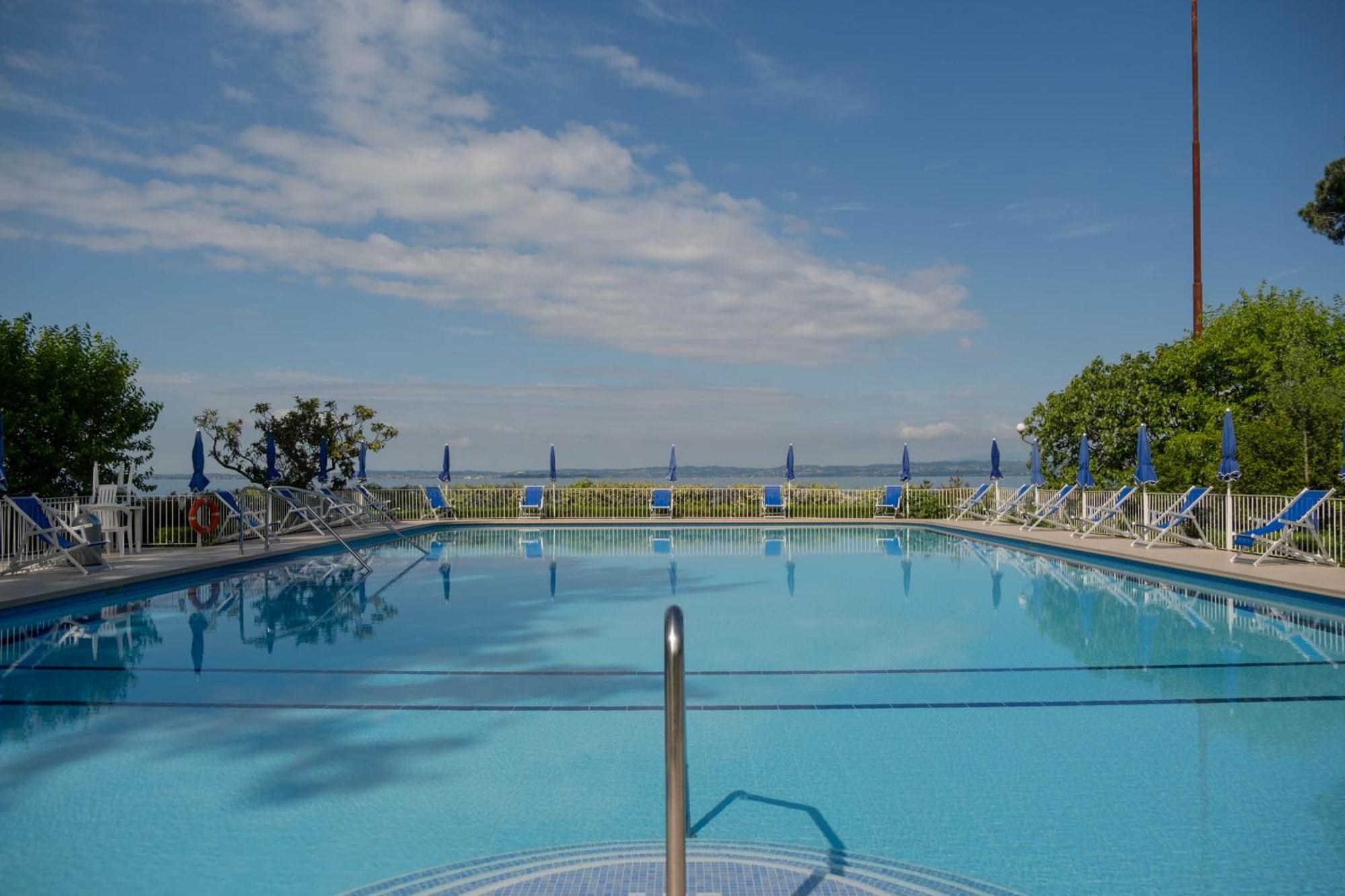 Hotel Vela D'Oro Dependence บาร์โดลิโน ภายนอก รูปภาพ